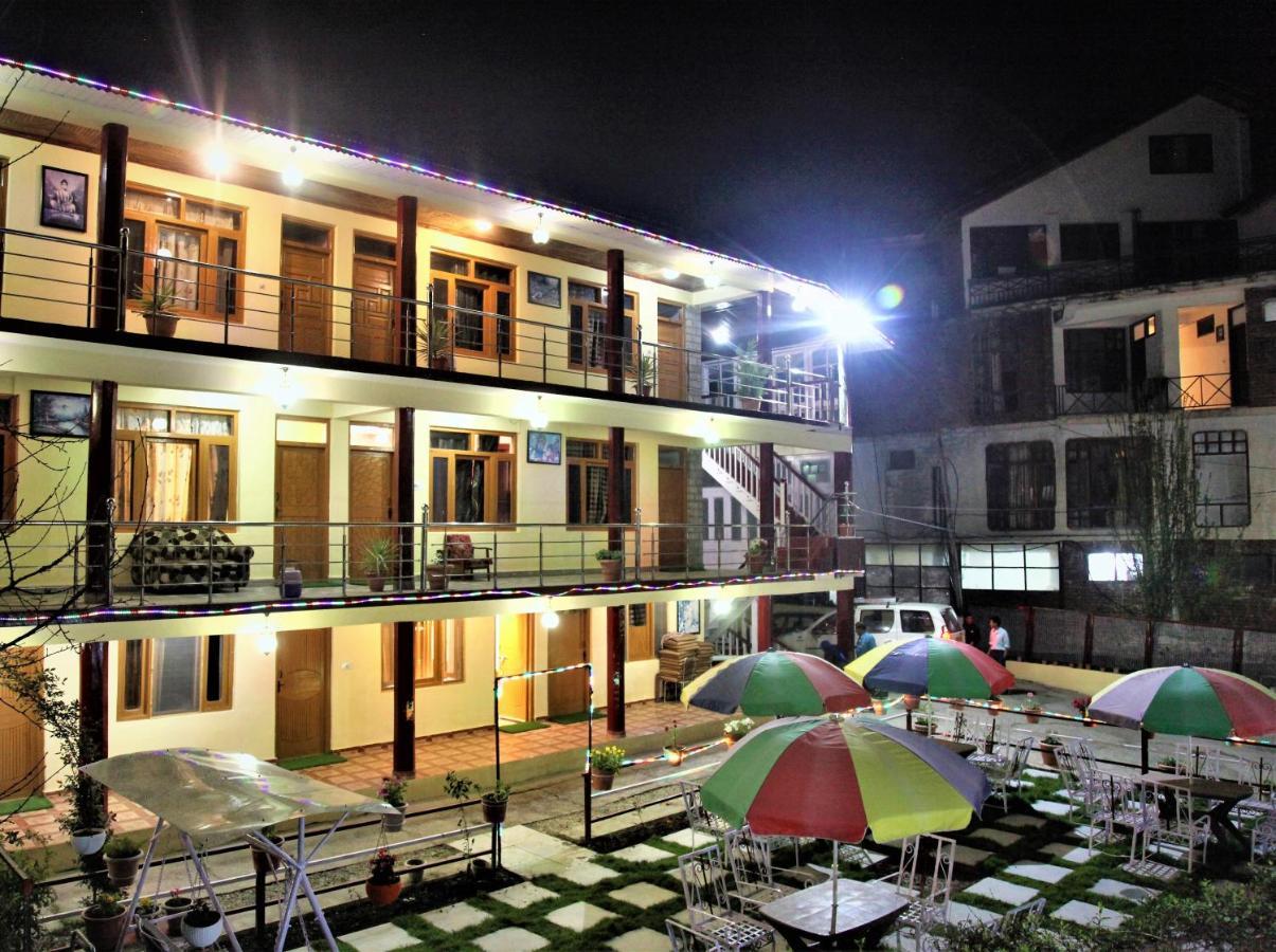 Hotel Chetna Manāli Εξωτερικό φωτογραφία