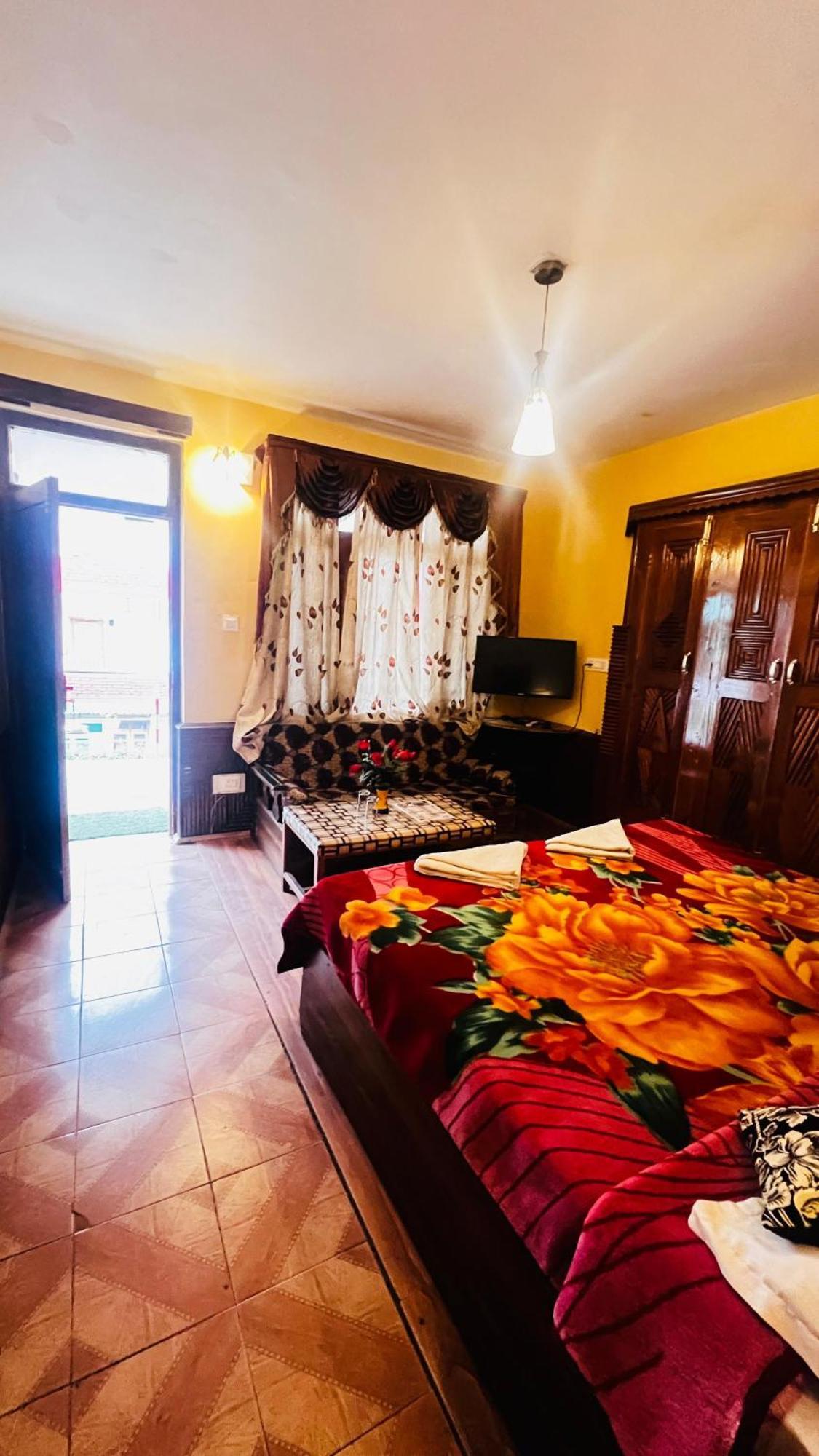 Hotel Chetna Manāli Εξωτερικό φωτογραφία