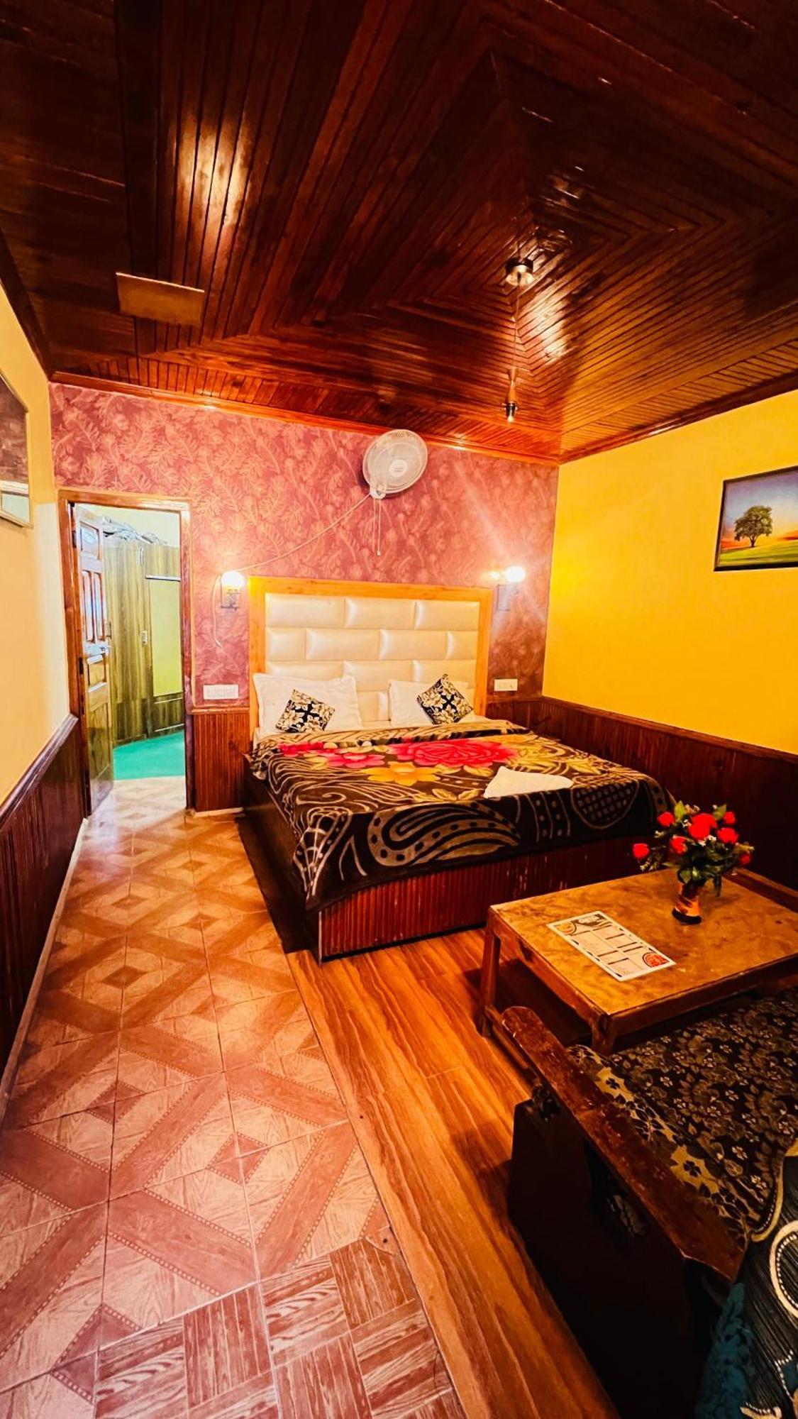 Hotel Chetna Manāli Εξωτερικό φωτογραφία