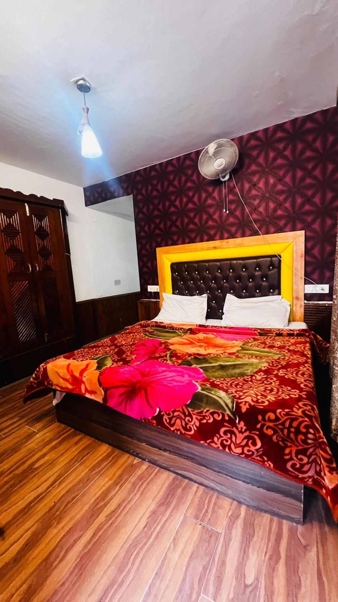 Hotel Chetna Manāli Εξωτερικό φωτογραφία
