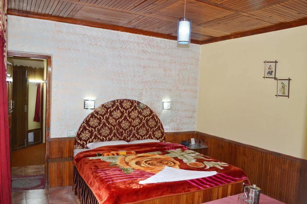 Hotel Chetna Manāli Εξωτερικό φωτογραφία
