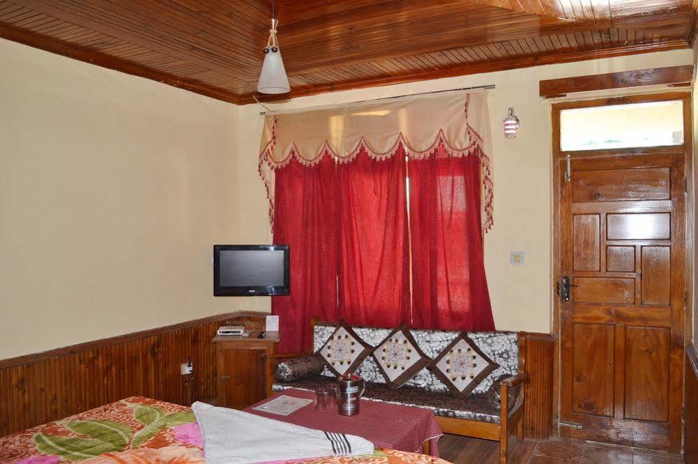 Hotel Chetna Manāli Εξωτερικό φωτογραφία