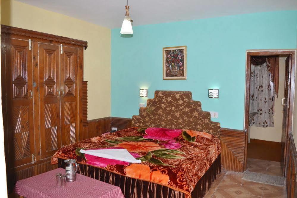 Hotel Chetna Manāli Εξωτερικό φωτογραφία