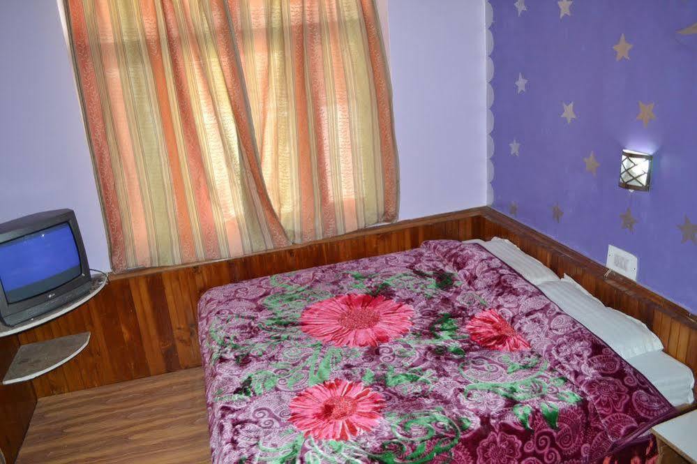 Hotel Chetna Manāli Εξωτερικό φωτογραφία
