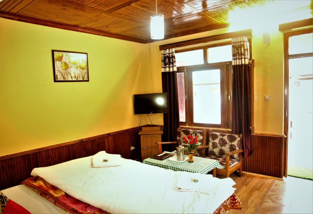 Hotel Chetna Manāli Εξωτερικό φωτογραφία